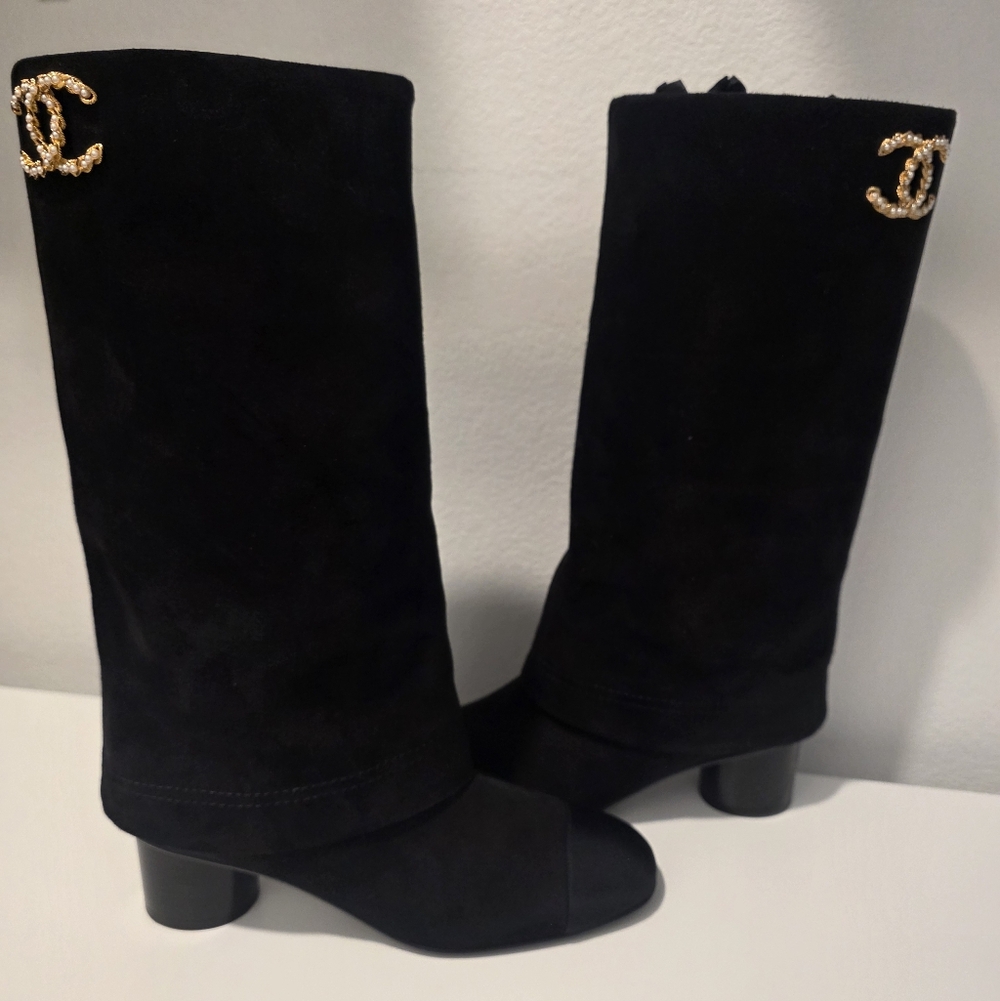 CHANEL BOOTS NWT